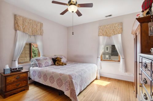 2539 Marshfield Ave, Chicago IL 60614-1907 exterior