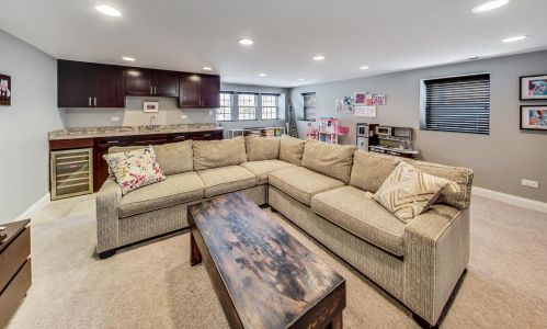 3216 Albany Ave, Chicago IL 60618-5702 exterior