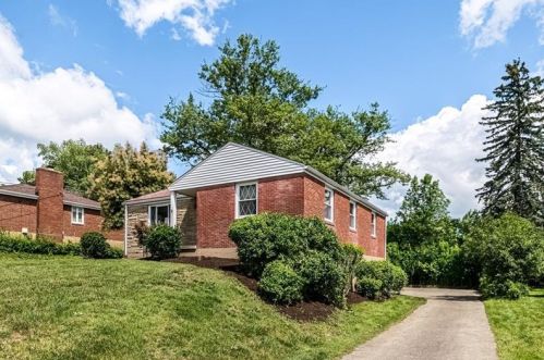 915 Whitley Dr, Pittsburgh, PA 15237-5942