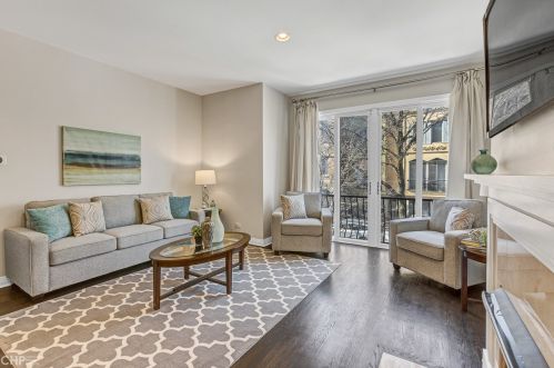 527 Peoria St, Chicago IL 60621-1634 exterior