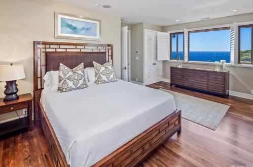 2984 Makalei Pl, Honolulu HI 96815-4743 exterior