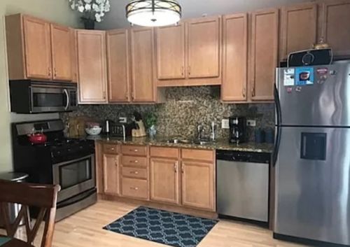 551 Babcock Ave, Elmhurst IL  60126-1803 exterior