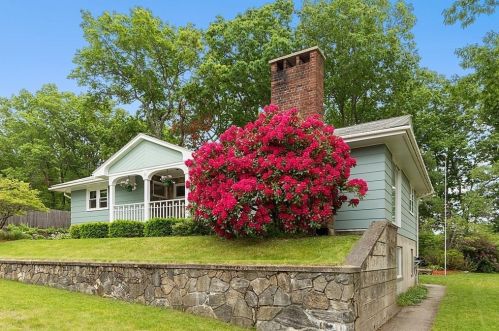 38 Greenhalge St, Worcester, MA 01604-3508