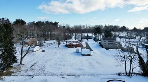 119 Windy Willows Dr, Moon Twp PA 15108-2945 exterior