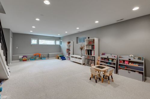 1926 Drake Ave, Chicago IL  60647-3605 exterior