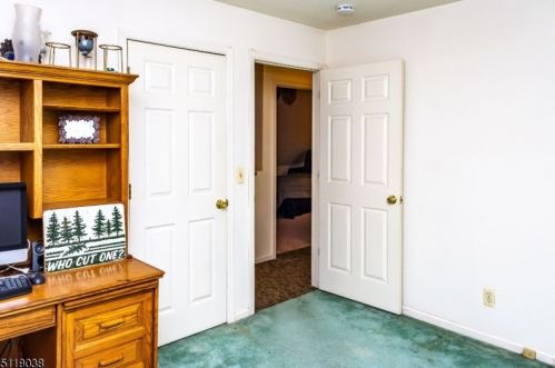 12 Oakwood Trl, Kinnelon NJ 07405-3115 exterior