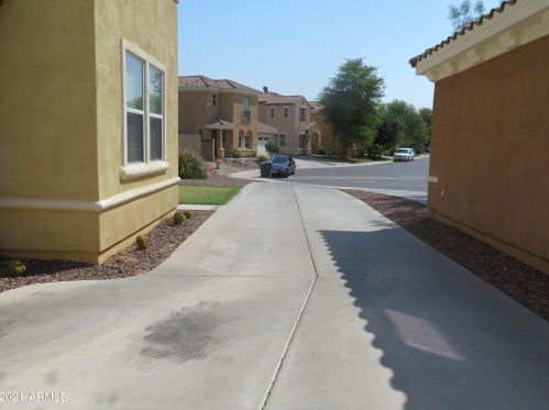 1150 Crosscreek Dr, Chandler, AZ 85225-1878