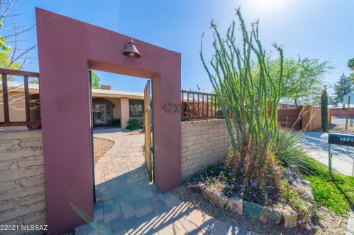 4710 Adams St, Tucson, AZ 85712-4002