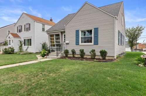 3219 26th St, Milwaukee WI  53215-4422 exterior