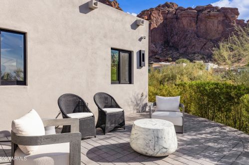 5841 Echo Canyon Cir, Phoenix AZ 85018-1243 exterior