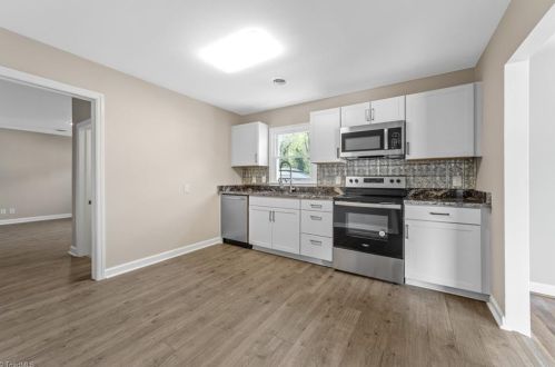 3011 Masonic Dr, Greensboro, NC 27403-1934