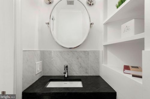 3027 Cambridge Pl, Washington DC 20007-2914 exterior