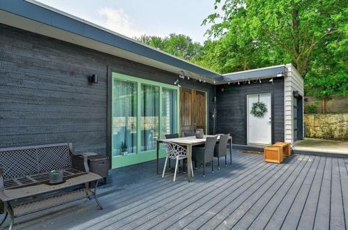 2513 10th St, Austin TX 78703-3334 exterior