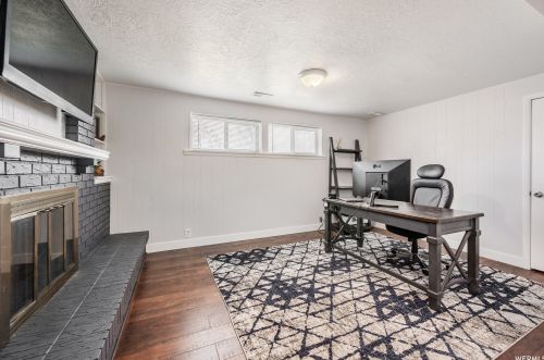 983 Dry Gulch Cir, Sandy UT 84094-5520 exterior