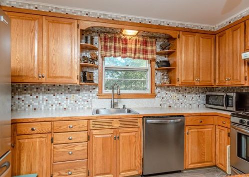 76 Ballouville Rd, Killingly CT 06241-1203 exterior