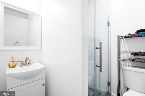 1725 Marshall St, Philadelphia PA 19120-0037 exterior