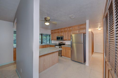 5406 Palmetto Dr, Fort Pierce FL 34982-7481 exterior