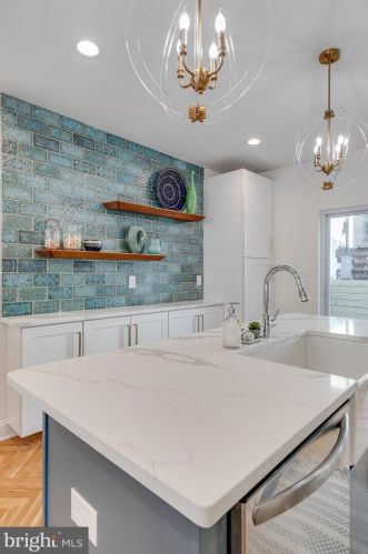 1009 Greenwich St, Philadelphia PA 19147-6409 exterior