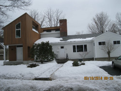 39 Salisbury Rd, Newton, MA 02458-1947