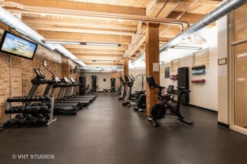 1040 Adams St, Chicago IL  60607-2912 exterior