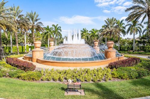 8472 Bent Crk Way, Naples FL 34114-9421 exterior