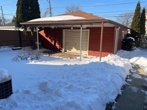 10844 Avenue, Chicago IL  60617-6748 exterior