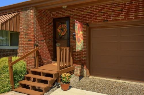 725 Allen Ave, Monaca, PA 15061-1609