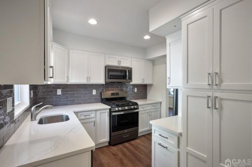 88 Central Ave, Metuchen NJ  08840-1862 exterior