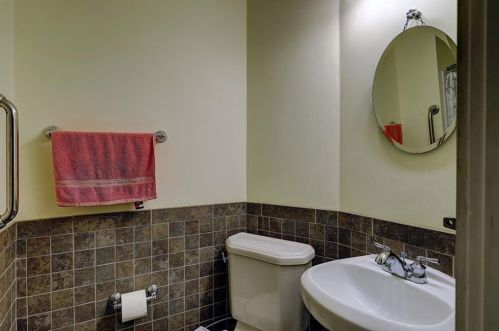 12 Lennon St, Providence RI 02908-1914 exterior