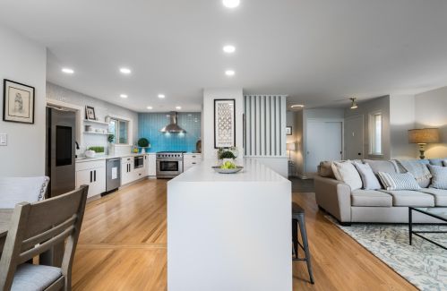 229 Bergen Dr, Milwaukee WI  53217-2308 exterior