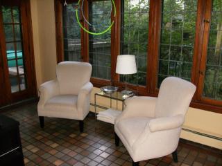 3017 Falmouth Rd, Cleveland OH  44122-2842 exterior