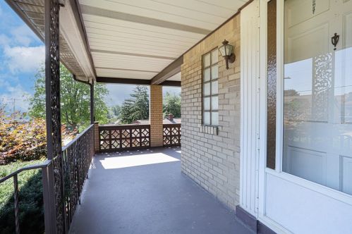 5382 Ollie St, Pittsburgh, PA 15207-2014