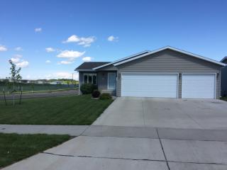 3519 Roosevelt Dr, Bismarck, ND 58503-5853
