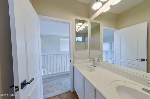 2602 Cavalry Dr, Phoenix AZ 85086-6616 exterior