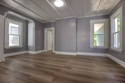 52 Myrtle Ave, Irvington NJ 07111-3338 exterior