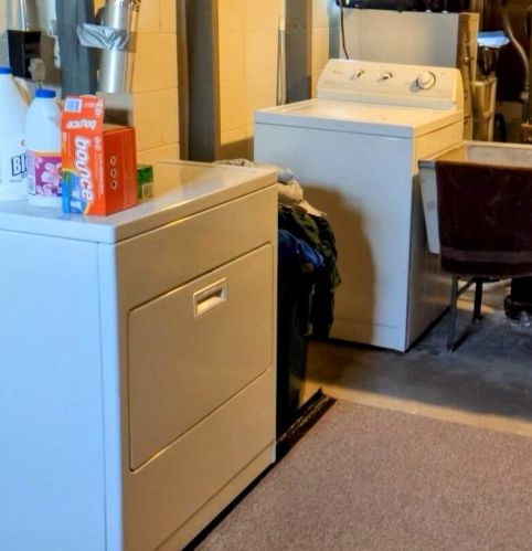 4914 104, Milwaukee WI 53228-3204 exterior