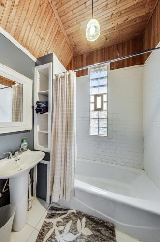 2324 Armitage Ave, Chicago IL 60647-4342 exterior