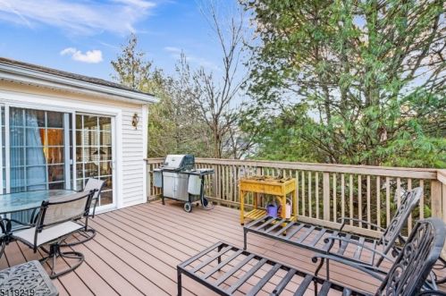 8 Otter Crk Rd, Montgomery NJ 08558-2369 exterior