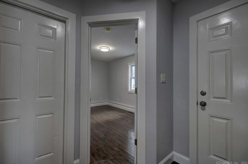 27 Myrtle St, Norwalk CT 06855-1314 exterior