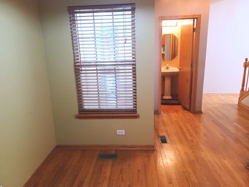 23 Bay Dr, Itasca, IL 60143-1255