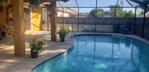 1118 Preston Ln, Fort Pierce FL 34983-3221 exterior