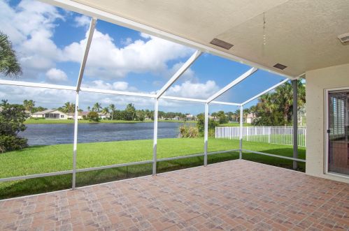 528 Lake Manatee Way, Fort Pierce, FL 34986-1774