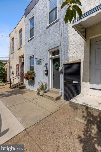 2004 Amber St, Philadelphia PA  19125-1914 exterior