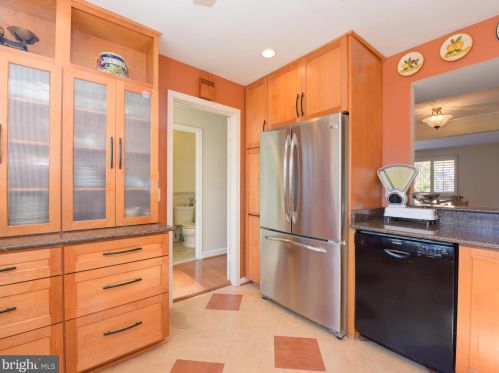 1302 Commonwealth Ave, Alexandria VA 22301-2021 exterior