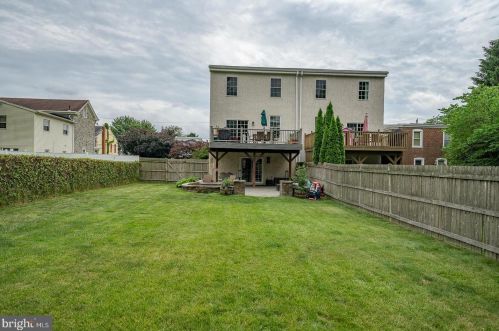 328 Lemonte St, Philadelphia PA 19128-4520 exterior