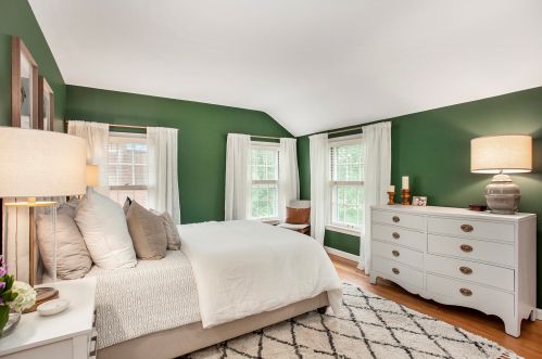 1541 Groton Rd, Grand Rapids MI 49506-4784 exterior