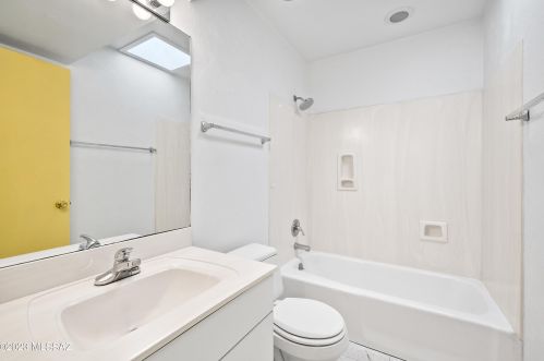 8542 Desert Steppes Dr, Tucson AZ  85710-4210 exterior