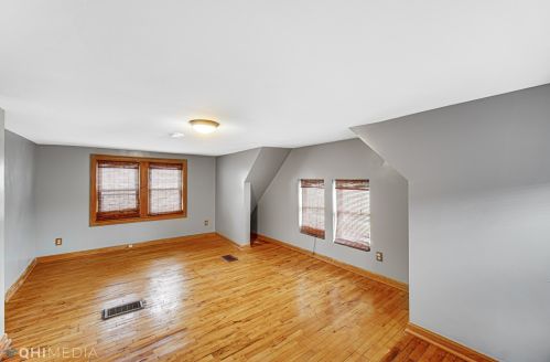 3244 Hamilton Ave, Chicago IL 60625-1403 exterior