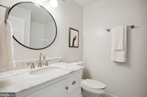 6340 Golf Crse Sq, Alexandria VA 22307-1225 exterior