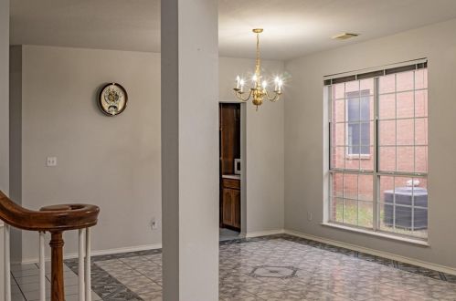 1604 Chasewood Dr, Austin TX  78727-3304 exterior